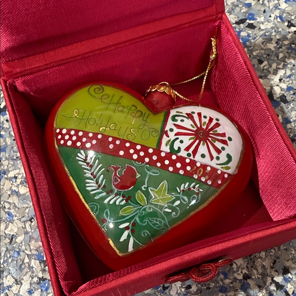 NIB “Li Bien” Hand Painted Mouth Blown Glass Ornament.
